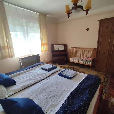 In Agard - Velence-see 51093 度假居