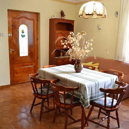 In Agard - Velence-see 51093 *